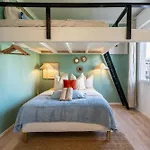 Old Town Apartment *